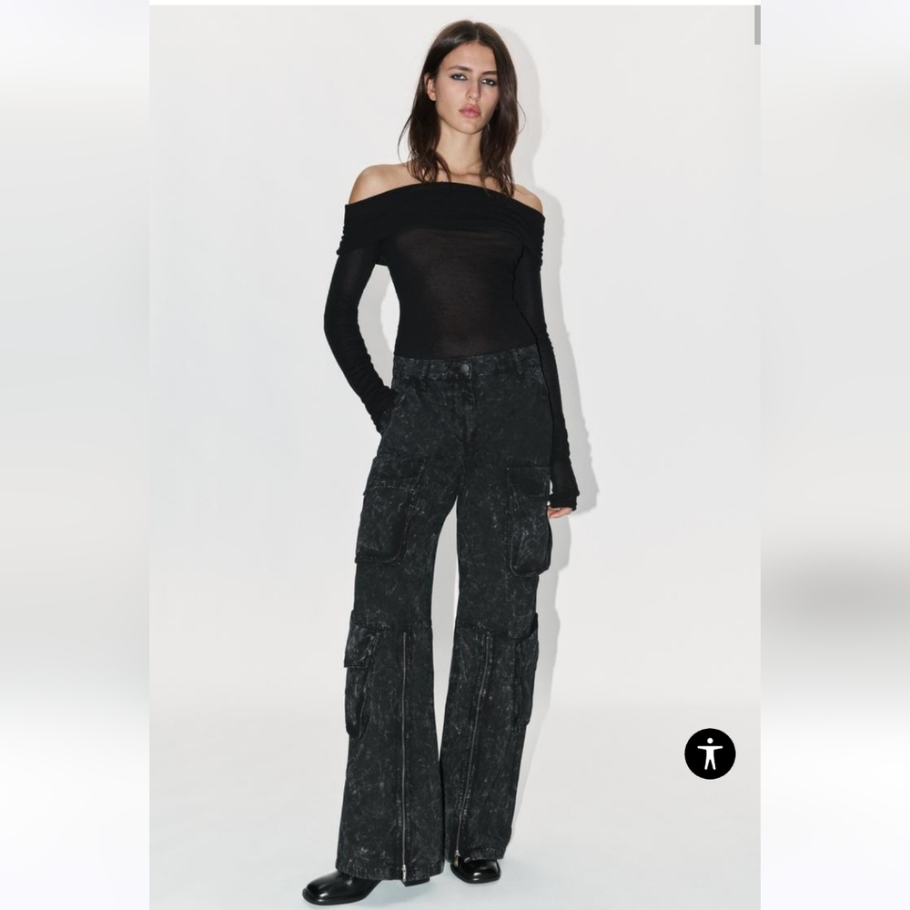 BNWT! Zara relaxed fit mid-rise cargo jeans